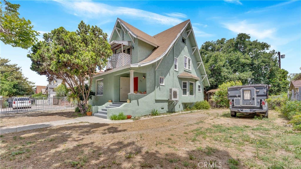 Photo of 201 W 49th ST, Los Angeles, CA 90037 (MLS # TR26116937)