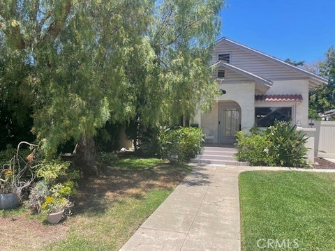Photo of 165 Lincoln AVE, Pomona, CA 91767 (MLS # CV26127964)
