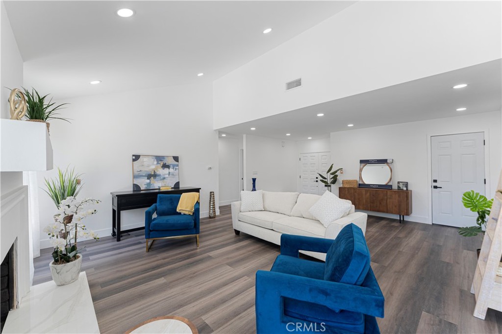 12202 Silva Place