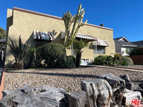 Photo of 2934 12th Avenue, Los Angeles, CA 90018 (MLS # 26639405)