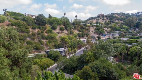 Photo of 3923 Deer Avenue, Sherman Oaks, CA 91423 (MLS # 26736023)