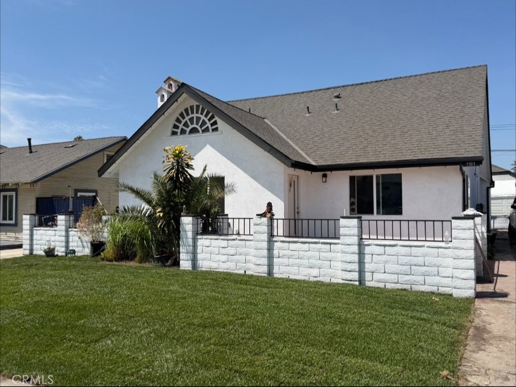 1161 N La Cadena