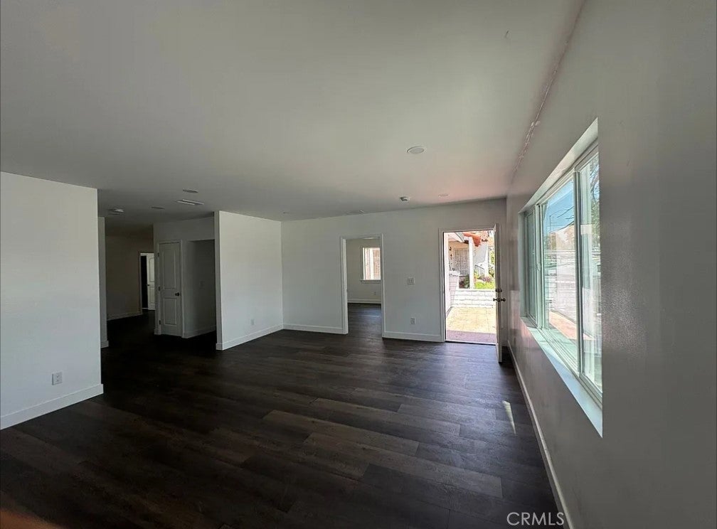 1161 N La Cadena