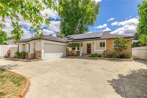 Photo of 6454 Baird Ave, Reseda, CA 91335 (MLS # SR26094544)