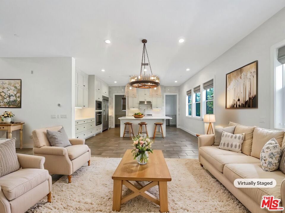 19033 Graham Lane
