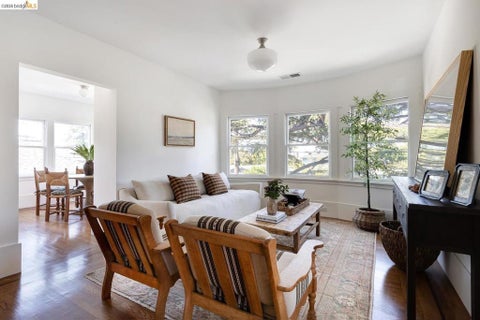 Photo of 4132 Manila Ave AVE, Oakland, CA 94609 (MLS # 41147581)