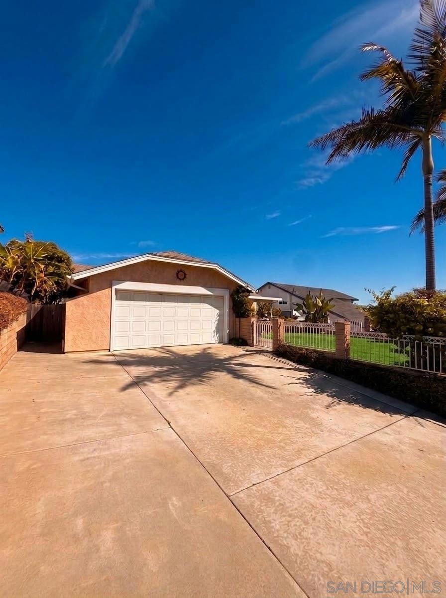 1761 Olamar Way