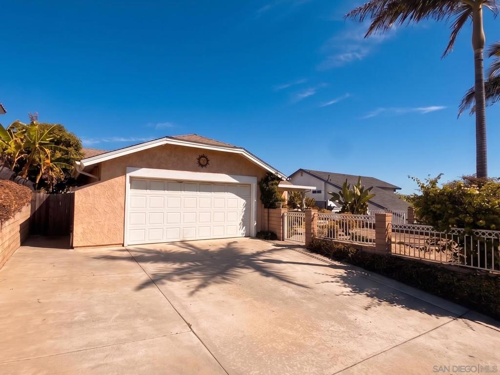 1761 Olamar Way