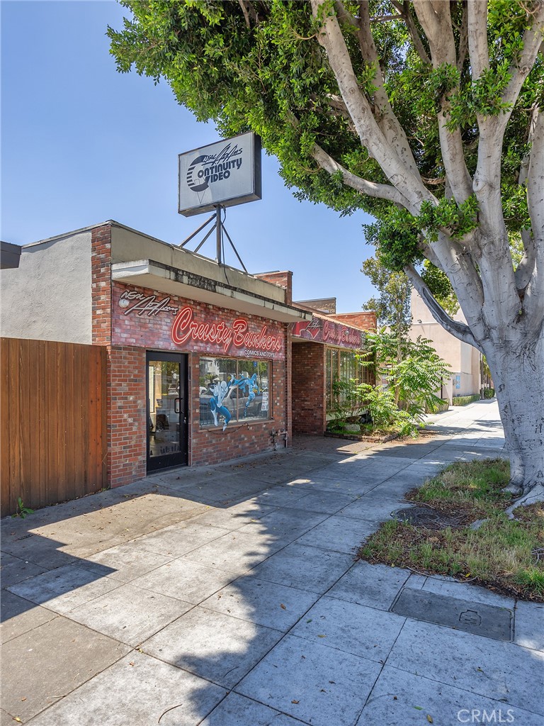 4710 W Magnolia Boulevard