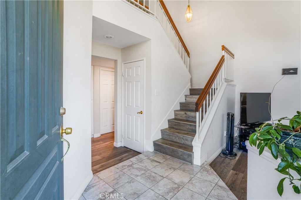 2102 Redrock Ct