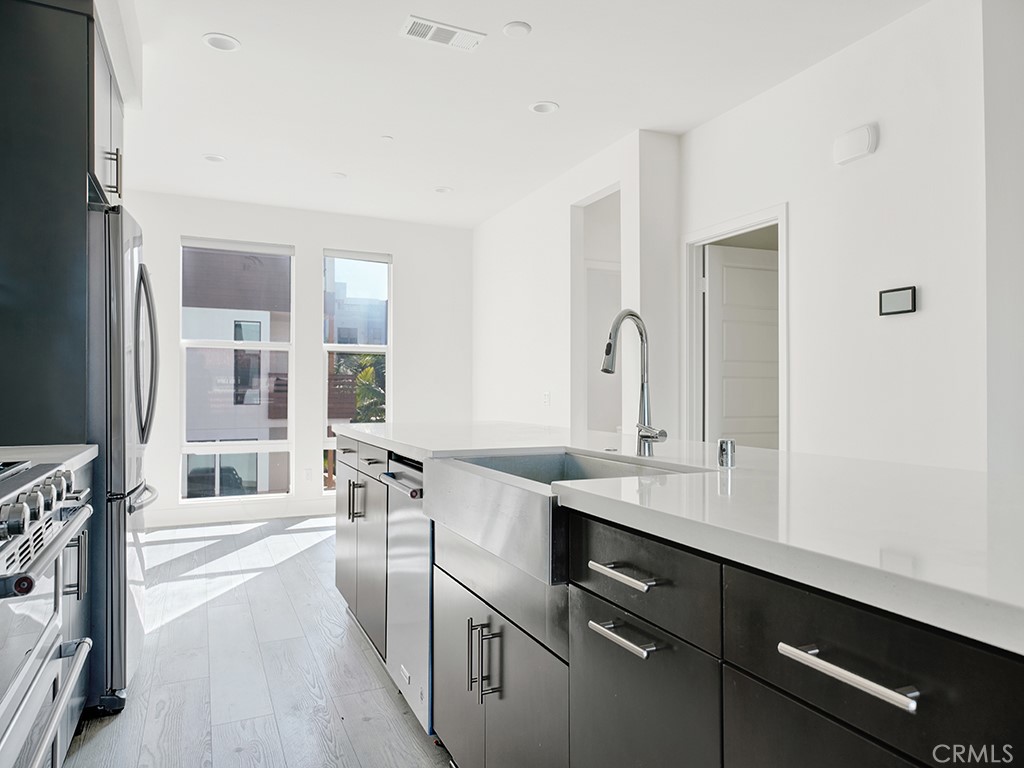 17 West - Residential Lease