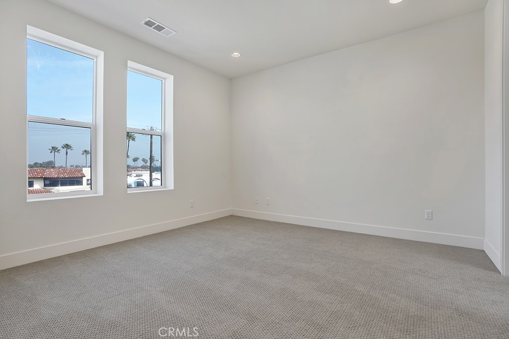 17 West - Residential Lease
