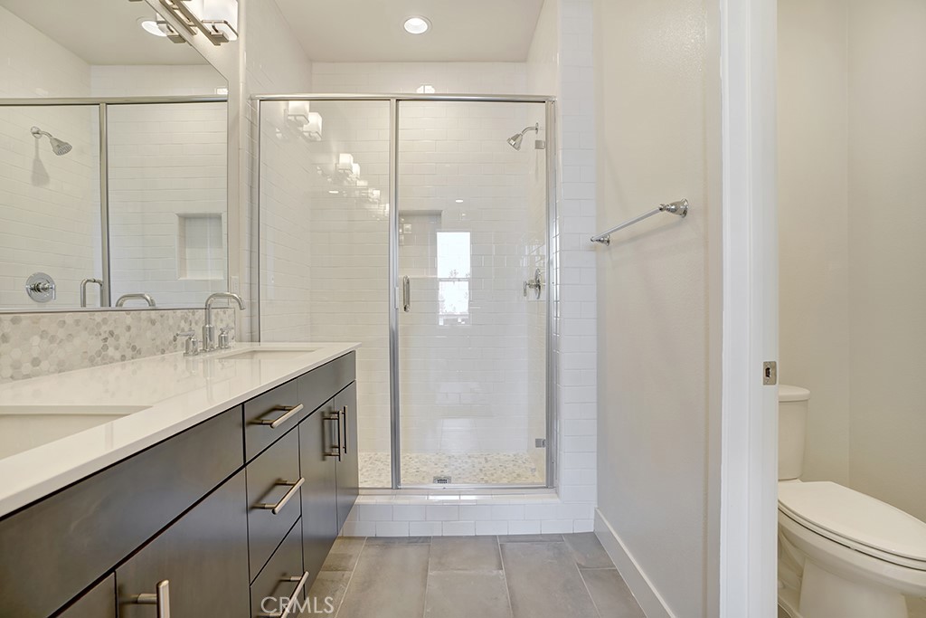 17 West - Residential Lease