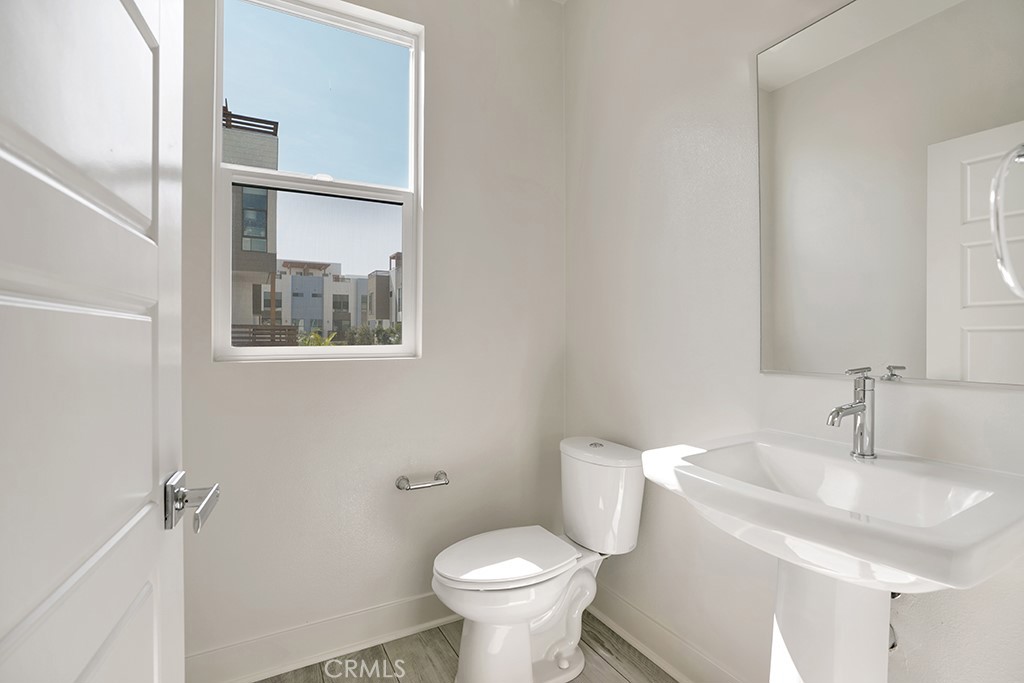 17 West - Residential Lease