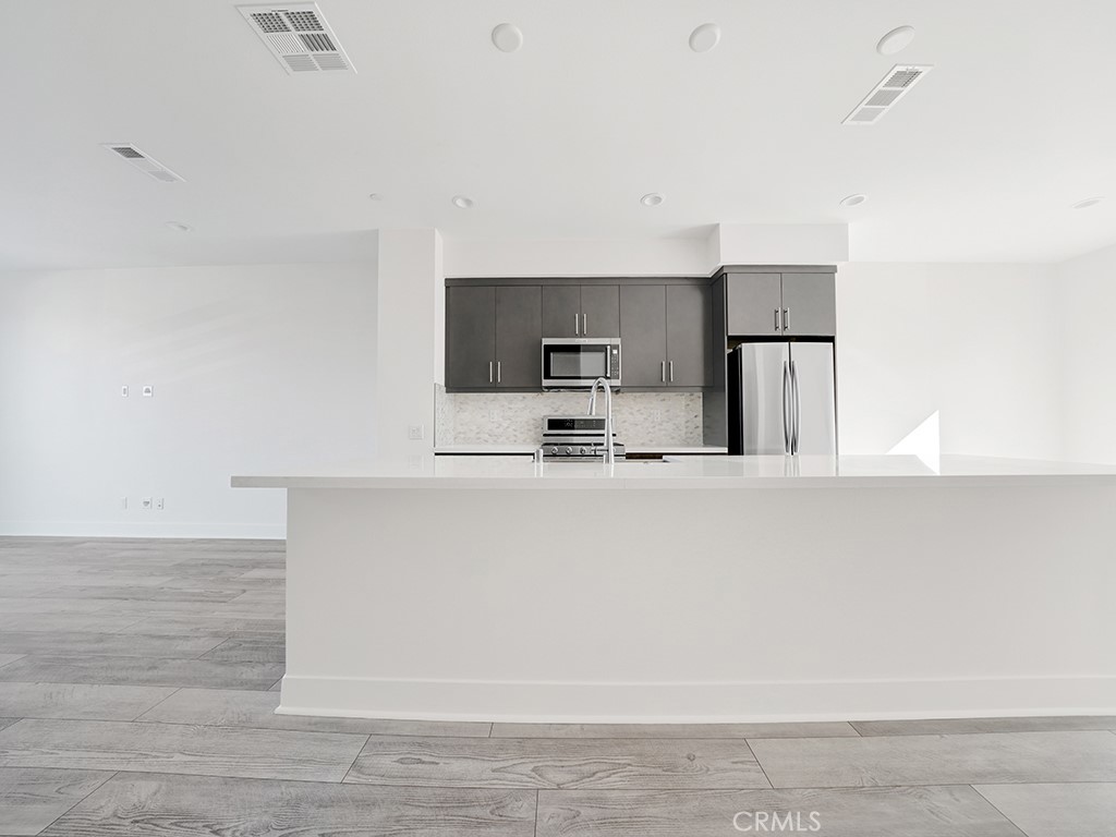 17 West - Residential Lease