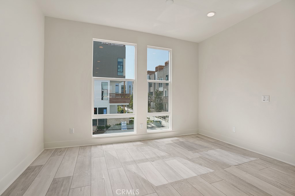 17 West - Residential Lease
