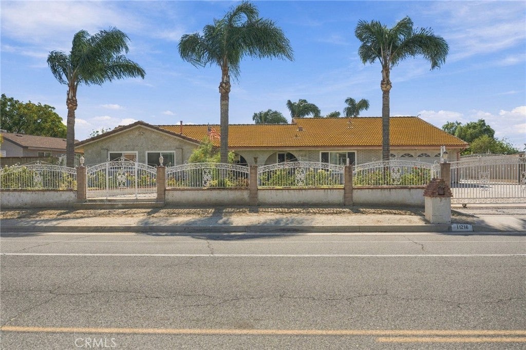 11216 Jurupa Road