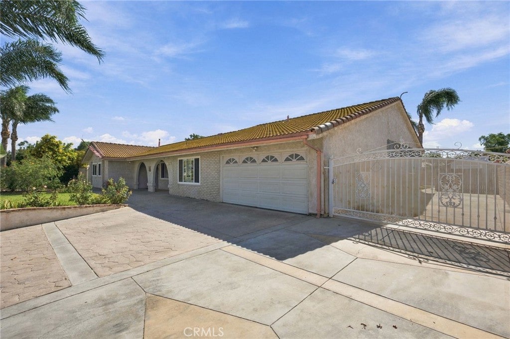 11216 Jurupa Road