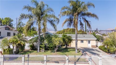 Photo of 11044 Borden Avenue, Pacoima, CA 91331 (MLS # SR25167017)