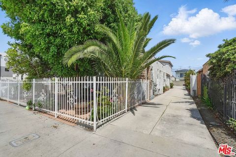 Photo of 2108 Hauser Boulevard, Los Angeles, CA 90016 (MLS # 25549059)