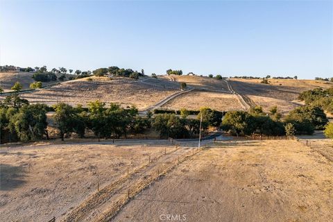 Tiny photo for 5625 Linne Road, Paso Robles, CA 93446 (MLS # NS25168356)