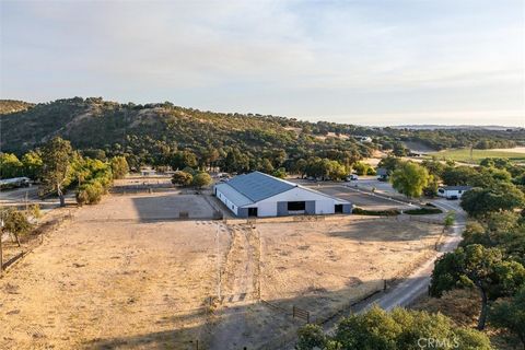 Tiny photo for 5625 Linne Road, Paso Robles, CA 93446 (MLS # NS25168356)