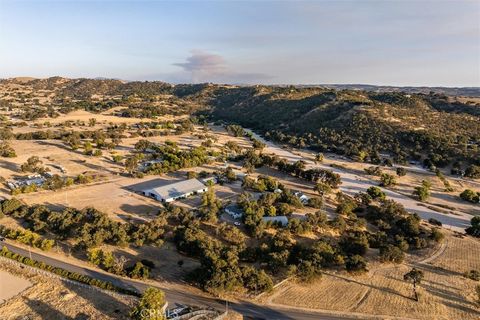 Tiny photo for 5625 Linne Road, Paso Robles, CA 93446 (MLS # NS25168356)