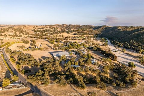 Tiny photo for 5625 Linne Road, Paso Robles, CA 93446 (MLS # NS25168356)