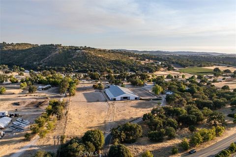 Tiny photo for 5625 Linne Road, Paso Robles, CA 93446 (MLS # NS25168356)