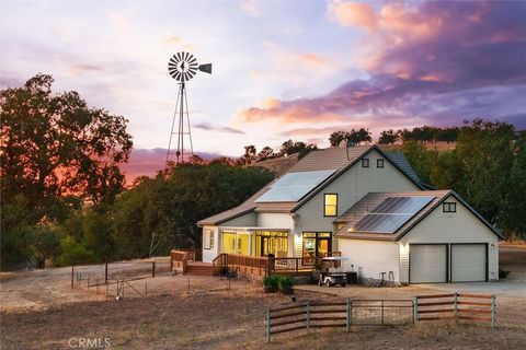 Tiny photo for 5625 Linne Road, Paso Robles, CA 93446 (MLS # NS25168356)