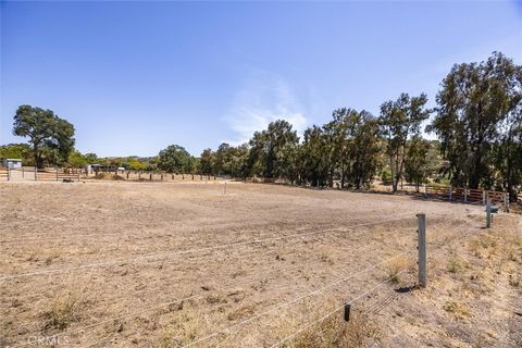 Tiny photo for 5625 Linne Road, Paso Robles, CA 93446 (MLS # NS25168356)