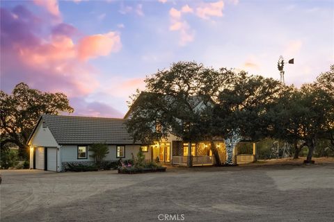 Tiny photo for 5625 Linne Road, Paso Robles, CA 93446 (MLS # NS25168356)