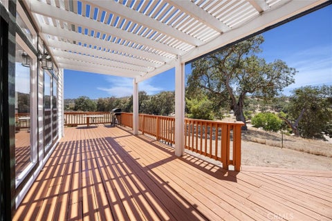 Tiny photo for 5625 Linne Road, Paso Robles, CA 93446 (MLS # NS25168356)
