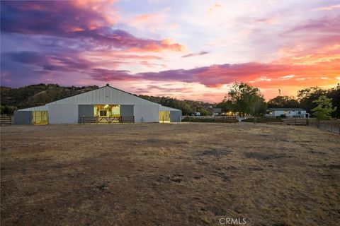 Tiny photo for 5625 Linne Road, Paso Robles, CA 93446 (MLS # NS25168356)