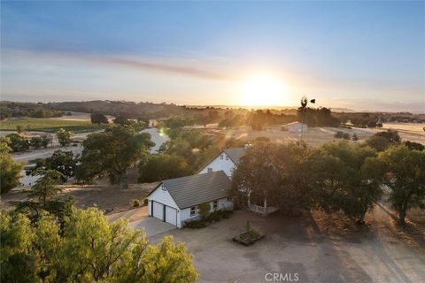 Tiny photo for 5625 Linne Road, Paso Robles, CA 93446 (MLS # NS25168356)