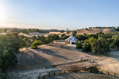 Tiny photo for 5625 Linne Road, Paso Robles, CA 93446 (MLS # NS25168356)