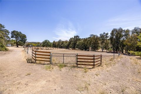 Tiny photo for 5625 Linne Road, Paso Robles, CA 93446 (MLS # NS25168356)