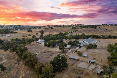 Tiny photo for 5625 Linne Road, Paso Robles, CA 93446 (MLS # NS25168356)