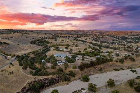 Tiny photo for 5625 Linne Road, Paso Robles, CA 93446 (MLS # NS25168356)