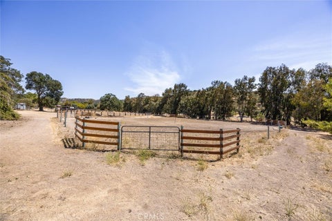 Tiny photo for 5625 Linne Road, Paso Robles, CA 93446 (MLS # NS25168356)