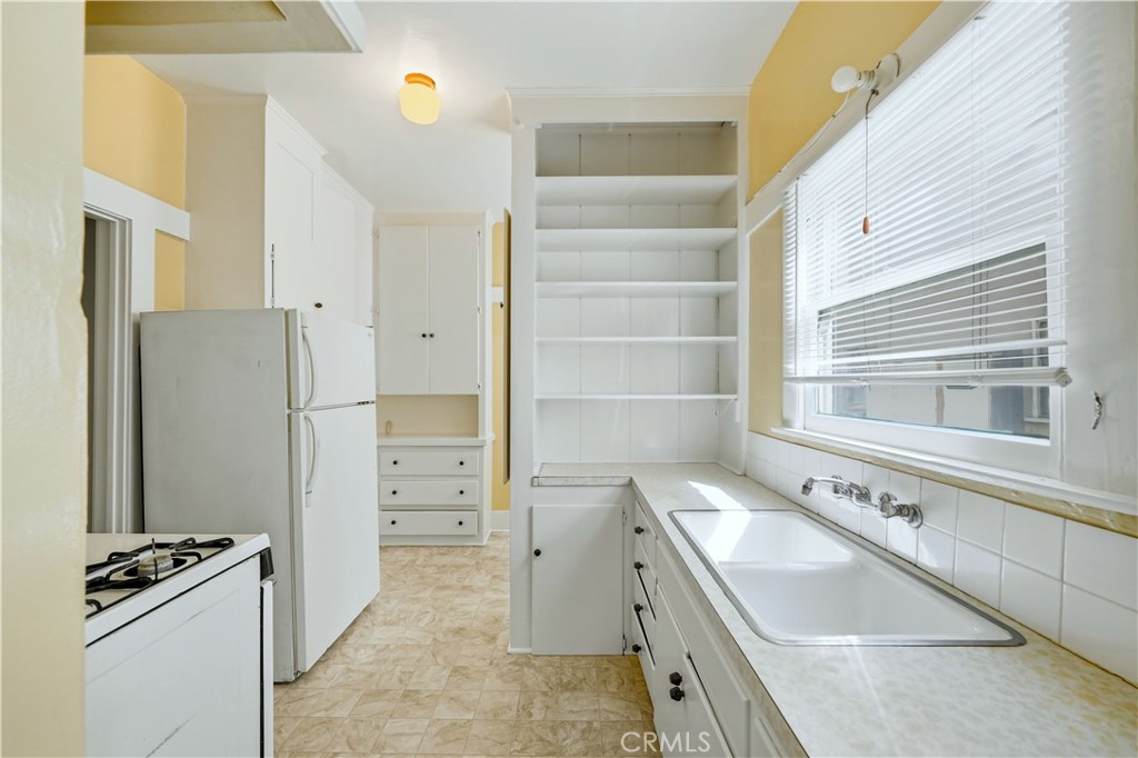 Alamitos Beach (AB) - Residential Income
