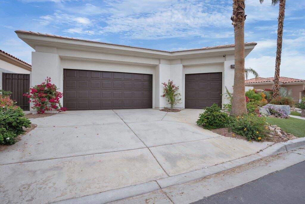 Photo of 710 Hawk Hill Trail, Palm Desert, CA 92211 (MLS # 219142900DA)