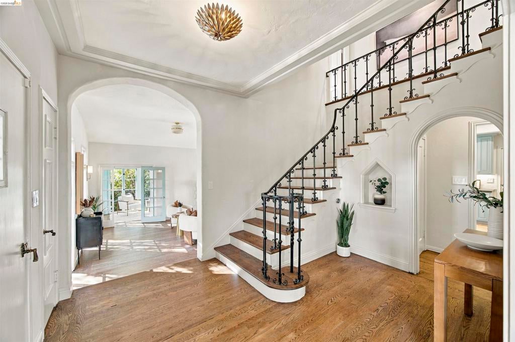 984 Longridge Road