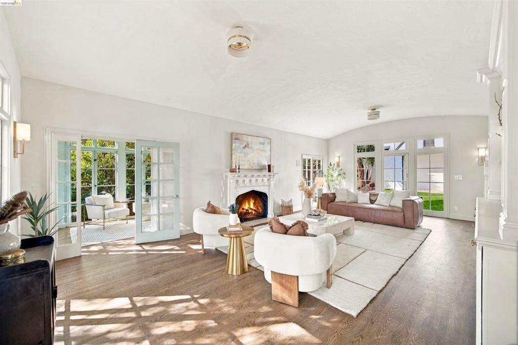984 Longridge Road
