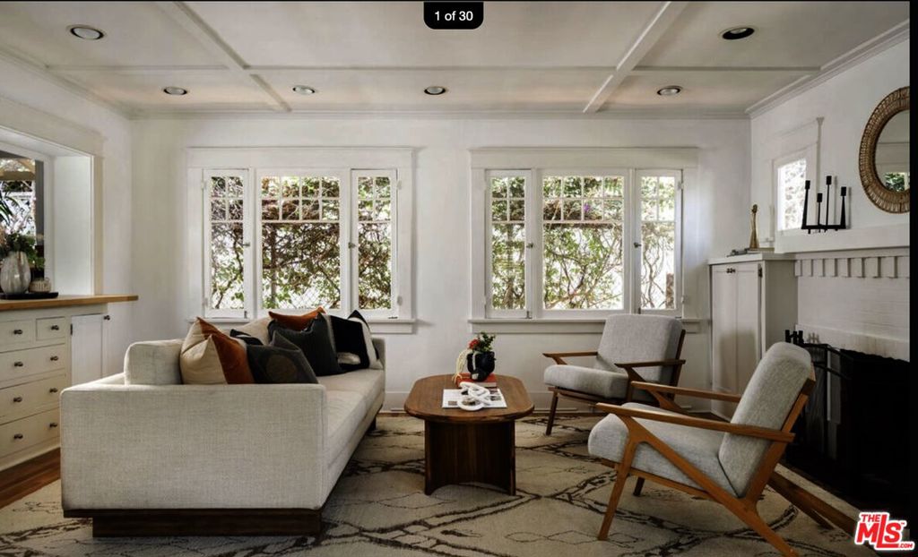 1/2 Windward Avenue