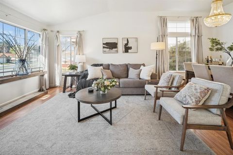 Photo of 17 17 Burlwood Ct Ct, Pittsburg, CA 94565 (MLS # 41123817)