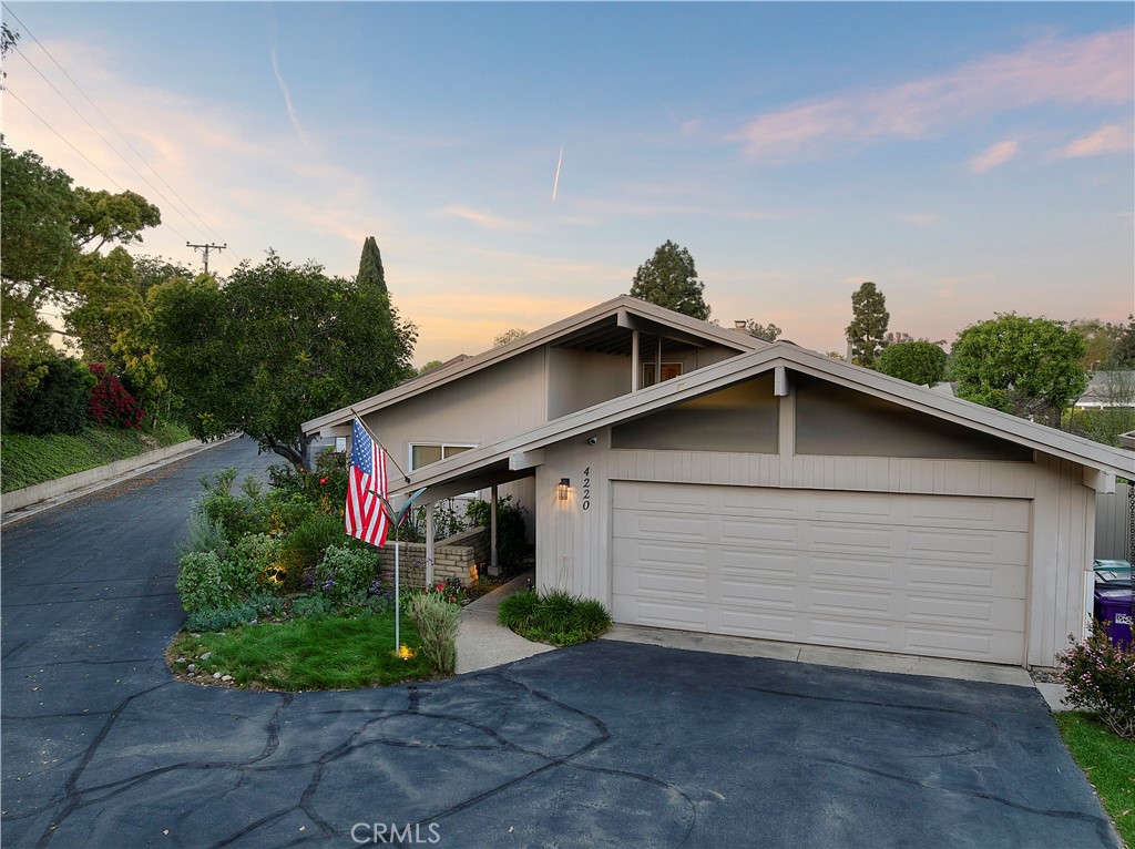 4220 Virginia Vista
