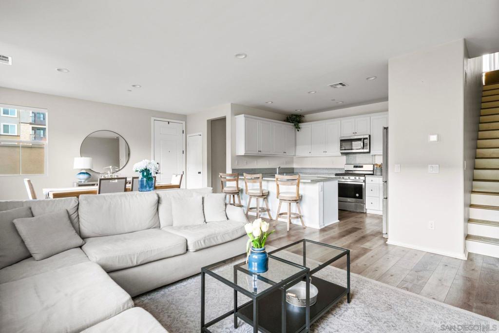 1935 Avenida Citron 109