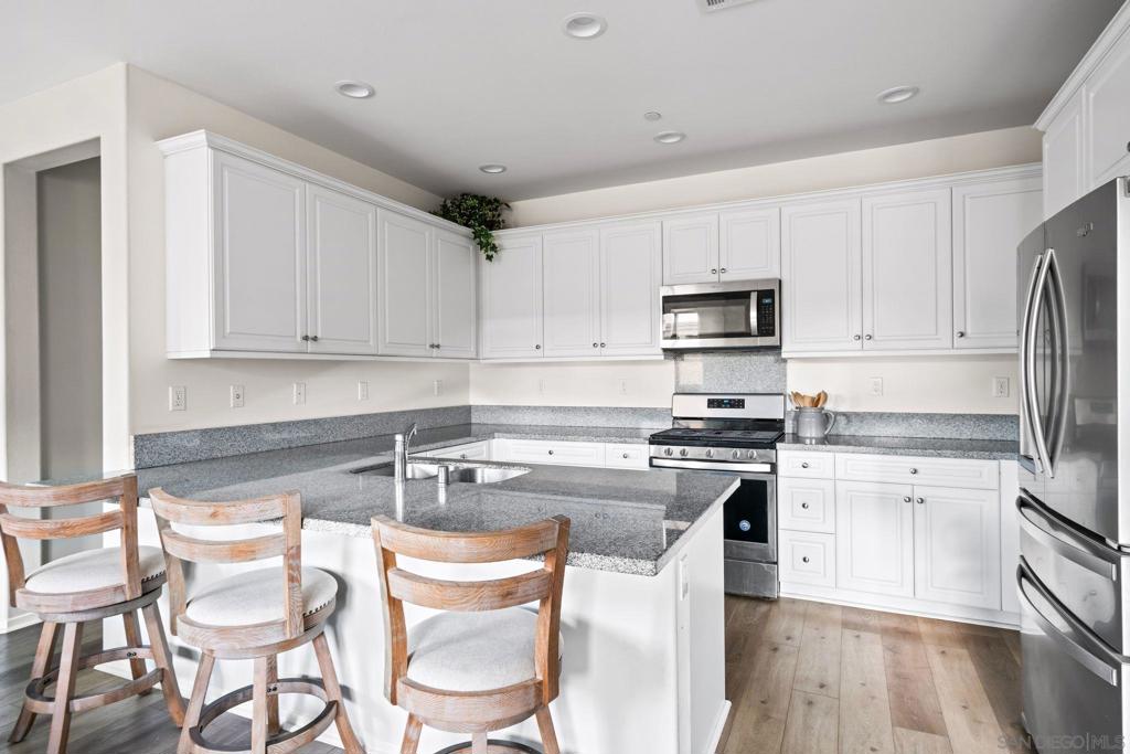 1935 Avenida Citron 109