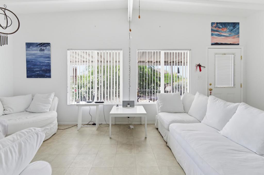 994 Sea Crest Place